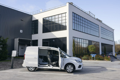 Renault Kangoo E-Tech met Open Sesame-deur schuift extra ver open