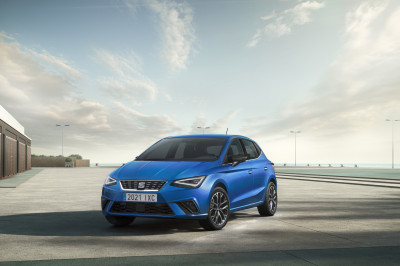In de vernieuwde Seat Ibiza moet je nu 'hola hola' roepen