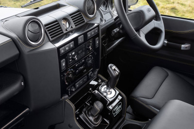 Oude Land Rover Defender kan geen afscheid nemen, gaat weer in productie