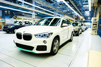 'BMW stopt deels met autoproductie bij Nedcar'