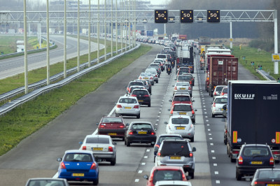 Onderzoek: Nederlanders bang voor financiële problemen door te lage km-vergoeding