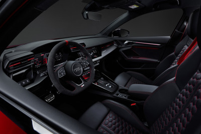 De nieuwe Audi RS 3: waarom de Mercedes-AMG A 45 S 4Matic+ peentjes kan gaan zweten