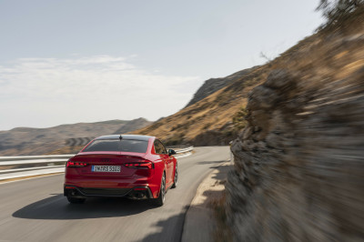 Audi RS 5 (2023) test: hoe een saaie sportwagen eindelijk een pretpakket werd