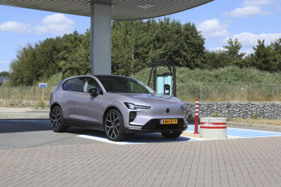 Nederland koopt meer auto's: feest bij Mazda en Volvo