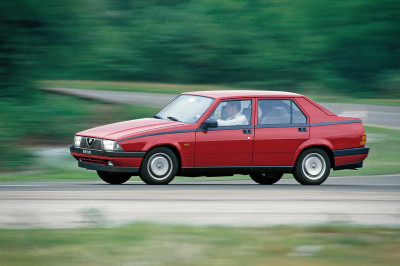 1985: jaar van de laatste echte Alfa, de boter-Fiat en een supersedan van BMW