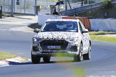Audi Q5 Crossback traint voor duel met BMW X4
