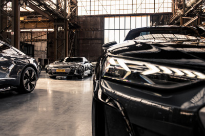 Vijftig tinten grijs: Audi E-Tron GT-rijders zijn kleurloos, of hebben geen lef