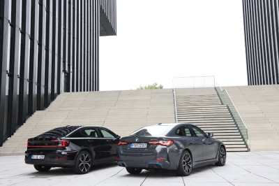 TEST - BMW i4 geeft winst uit handen op dit voor BMW uitgemaakte testonderdeel