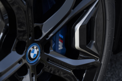 BMW iX M60 test - Kan een 2700 kilo zware stekker-suv sportief zijn?