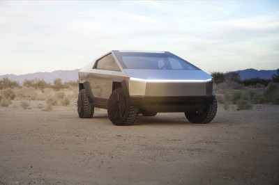Zeg Elon Musk, waar blijven de Tesla Roadster en Cybertruck nou?