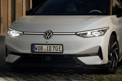 Volkswagen-topman luidt noodklok over verkoop elektrische modellen: ‘Klanten staan niet te springen’