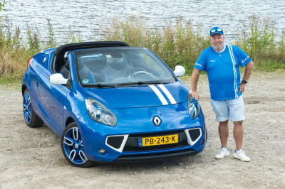 Jan over zijn roadster: "Deze Renault is bijna net zo snel als een Ferrari!"