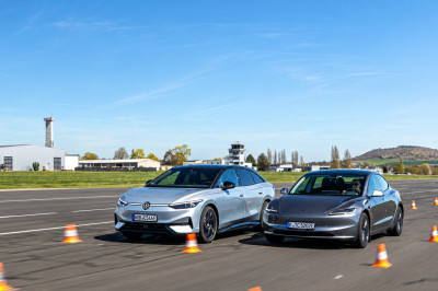 TEST loodzware Volkswagen ID.7 maakt op dit punt gehakt van Tesla Model 3