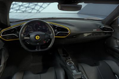 Met de Ferrari 296 GTB kun je volledig elektrisch naar de supermarkt en terug