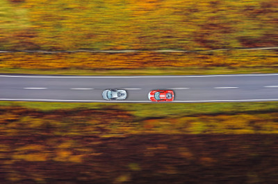 Welk sportwagenmerk bouwt de beste hybride auto? Ferrari of McLaren?