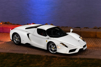 Altijd al een Miami Vice-witte Ferrari Enzo willen hebben? Dan had je de kans