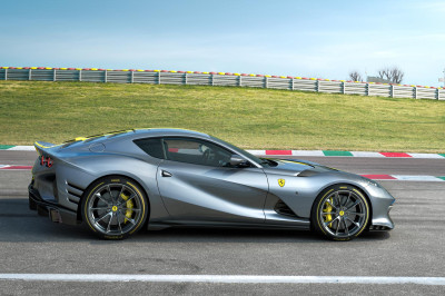 Ferrari 812 Competizione gaat in 2,8 tellen van beschikbaar naar uitverkocht