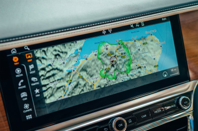 Is de Bentley Flying Spur Hybrid goedkoper dan een Bentley Bentayga? Wisten we het maar!