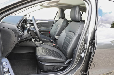 TEST Kia Ceed en Ford Focus: best verkochte middenklassers van Nederland geven elkaar geen strobreed toe