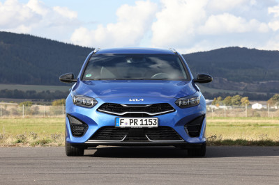 Ford Focus Wagon vs. Kia Ceed Sportstourer: welke is goedkoper, zuiniger en comfortabeler?