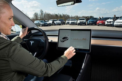 Onderzoek bewijst: touchscreens in de auto zijn ruk, fysieke knoppen veel beter