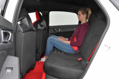 TEST hot hatches - deze auto is elders zo populair dat je hem in Nederland niet kunt kopen