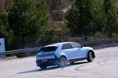 Test Hyundai Ioniq 5 N: leukste elektrische auto zet Duitse concurrentie voor schut