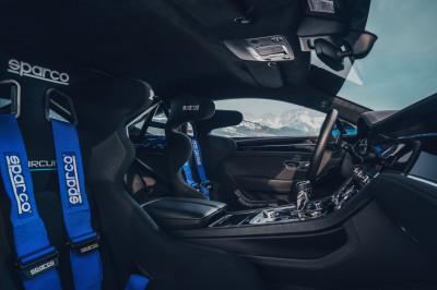 Bentley Continental GT transformeert tot brute ijsracer