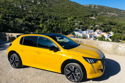 Jaune Faro-geel is gratis op de nieuwe Peugeot 208