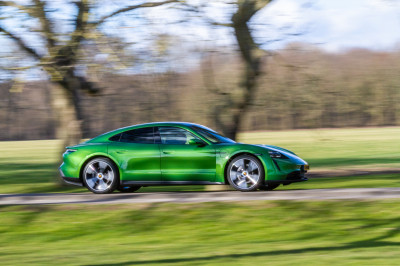 Test - De elektrische Porsche Taycan geeft het groene voorbeeld