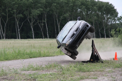 Bavo Galama onderzoekt: hoe word je als autogek nou stuntman?