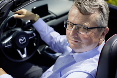 Mazda-baas: “De elektrische auto is niet de enige oplossing”