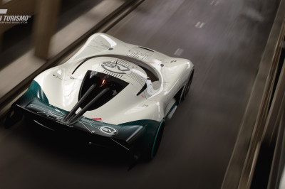 Iedereen kan deze Jaguar Vision Gran Turismo SV rijden!