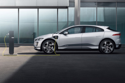 Nieuwe huizen verplicht met laadstation voor elektrische auto's ... in Engeland