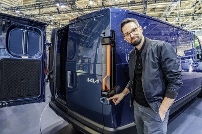 Zo krijgt een grote bestelwagen een compact uiterlijk