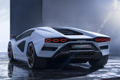 Lamborghini Countach-ontwerper Marcello Gandini haat de nieuwe Countach LPI 800-4!