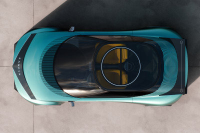 Lancia Pu+Ra (2023) krijgt wielen en verandert van dakkoffer in een echte auto