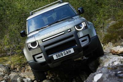 Test - De Land Rover Defender 90 is kort, maar krachtig