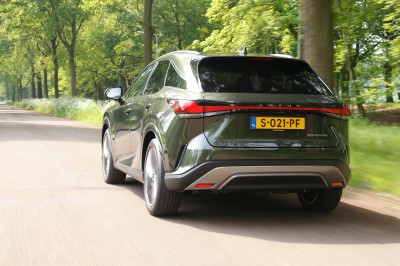 Lexus RX 450h+ (2023) review: waarom elke Lexus een stekker moet hebben