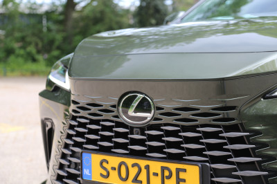 Lexus RX 450h+ (2023) review: waarom elke Lexus een stekker moet hebben