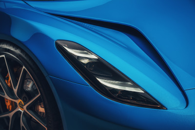 De nieuwe Lotus Emira: 6 dingen die je moet weten over deze Engelse sportwagen