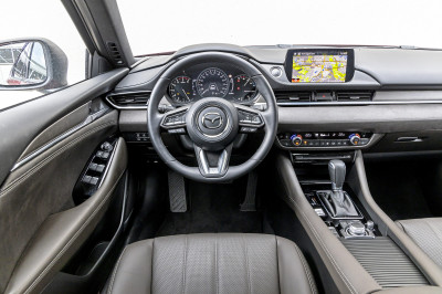 Test BMW 320i tegen Mazda 6 Skyactiv-G 194 - welke levert de beste prestaties?