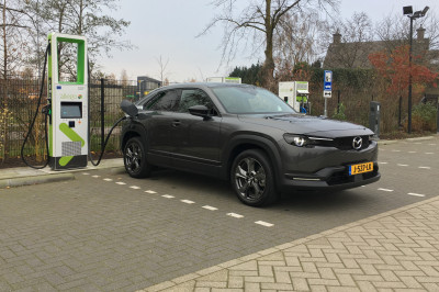 Mazda: "Klanten willen liever betaalbare auto op benzine dan elektrische auto"