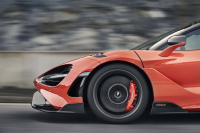 McLaren 765LT heeft 765 pk in z'n lange achterwerk liggen