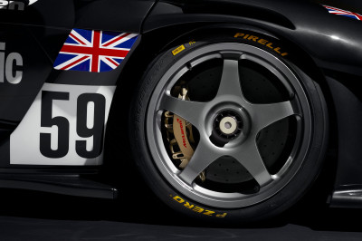 De McLaren Senna GTR LM draagt unieke Le Mans-kleuren
