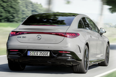 Dit is de volledige elektrische Mercedes EQE! Denken we ...