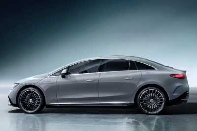 Dit is de volledige elektrische Mercedes EQE! Denken we ...