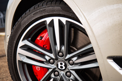 Bentley Continental R vs. Continental GT V8: Kin omhoog, borst vooruit