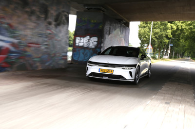 TEST: Chinese stationwagon met 646 pk is een koopje, maar je wordt er gillend gek van