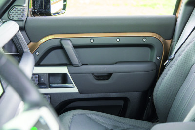 Eerste review Land Rover Defender 110 240D
